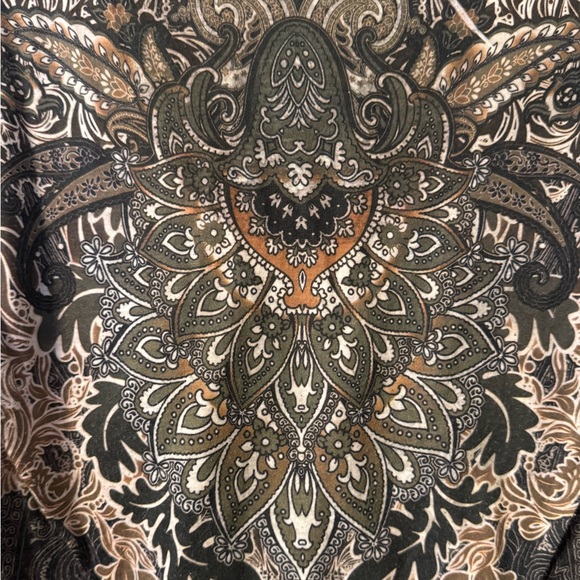 BEAUTIFUL DAYTRIP LONG SLEEVE TOP SIZE SMALL FROM THE BUCKLE 💕 - Picture 5 of 6